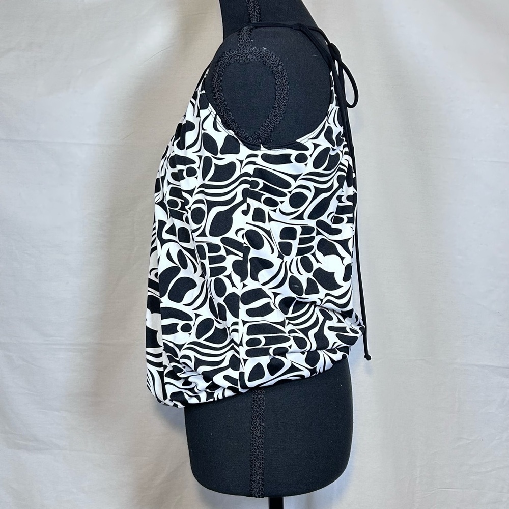 Wrapper Black and White Abstract Sleeveless Tank - Picture 2 of 5